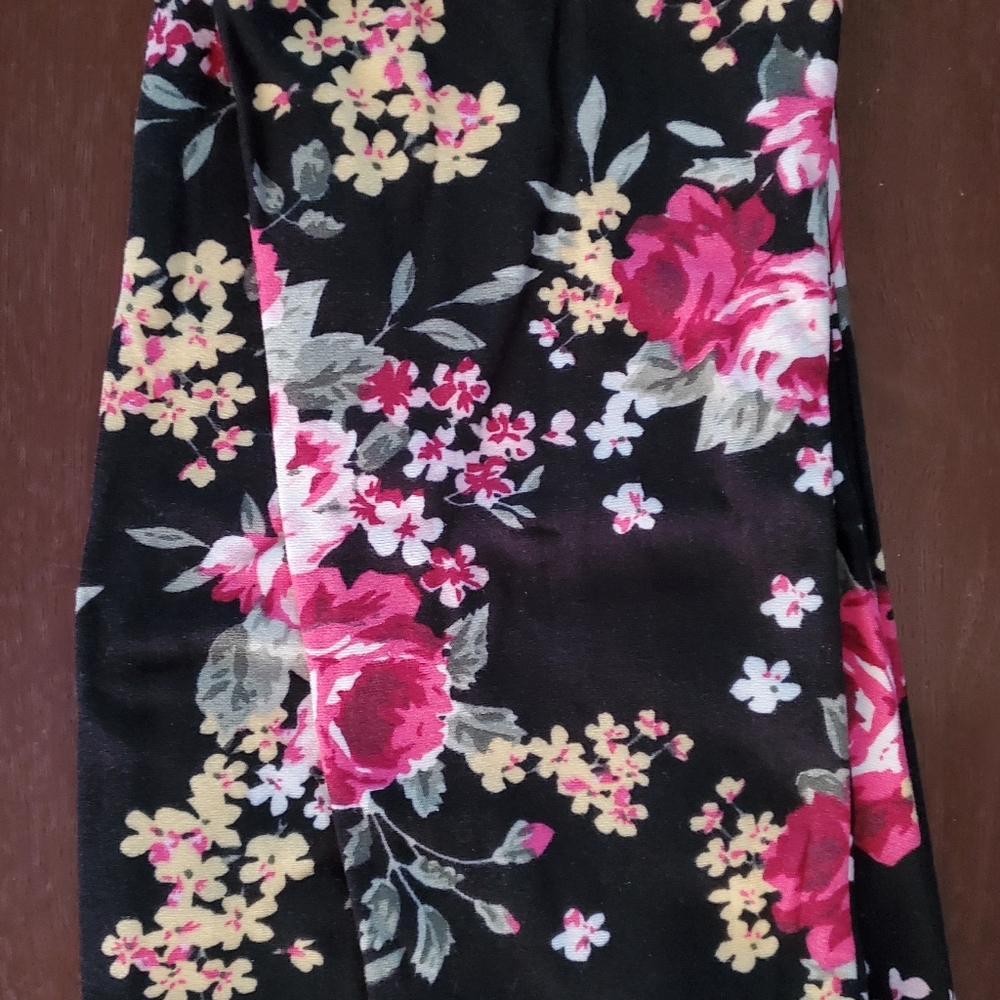 Yoga Pants / Leggings (Flowers) M